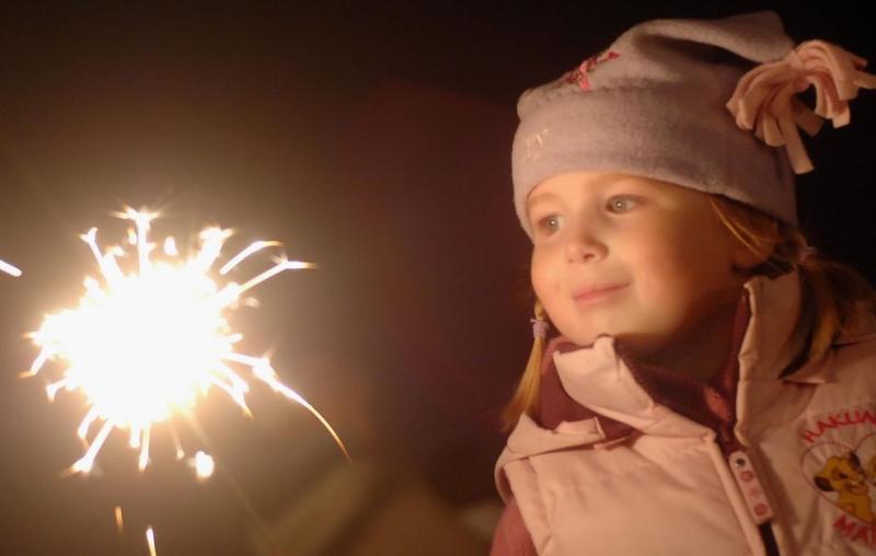 Ура, каникулы! Пиротехника, которую можно запускать с детьми - Пенза | penza.salutsklad.ru